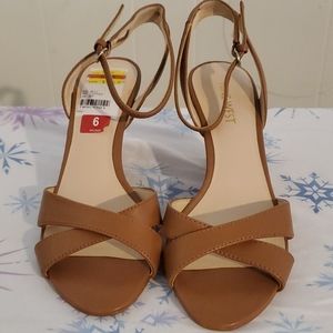 Women's shoes